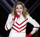 madonna-performing-live-in-moscow-01 (1)