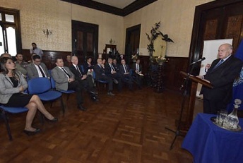 Actividad-charla-insulza